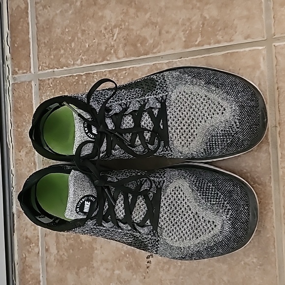 Nike Free RN Flyknit Black and White - Picture 1 of 3